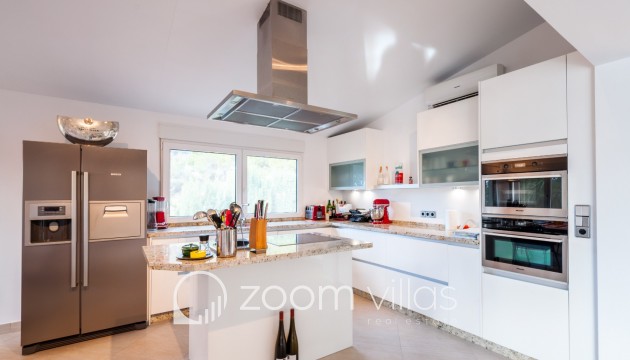 Resale - Villa - Moraira