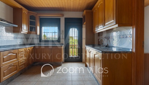 Herverkoop - Farm - Benitachell  - Centro