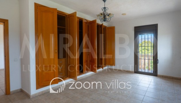 Herverkoop - Farm - Benitachell  - Centro