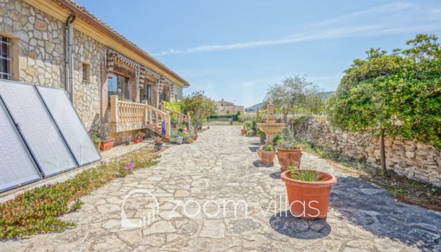 Herverkoop - Farm - Benitachell  - Centro