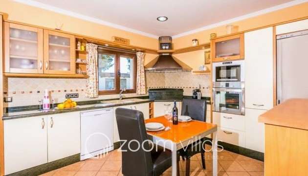Resale - Villa - Benissa - 03725