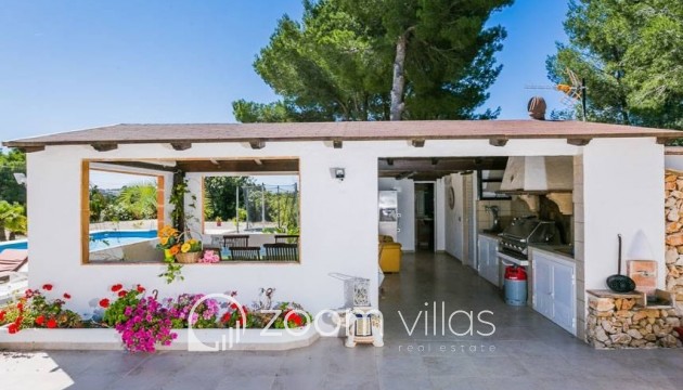 Resale - Villa - Benissa - 03725