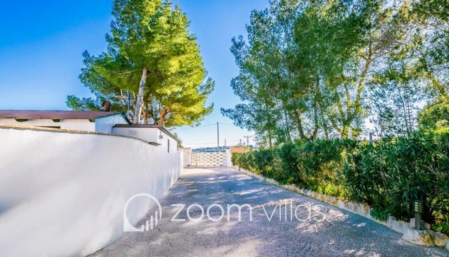 Resale - Villa - Benissa - 03725