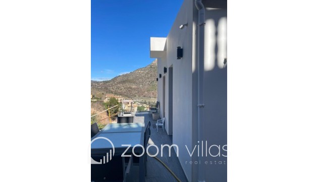 Resale - Villa - Calpe - 03710