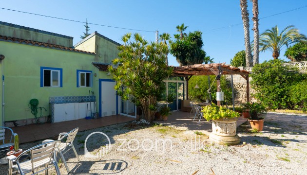Resale - Villa - Benitachell  - Center