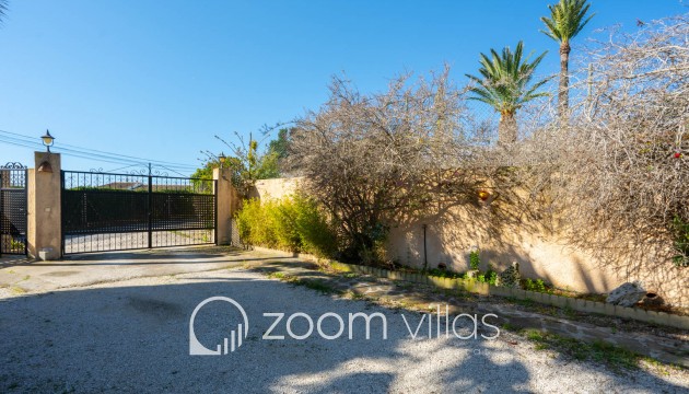 Resale - Villa - Benitachell  - Center