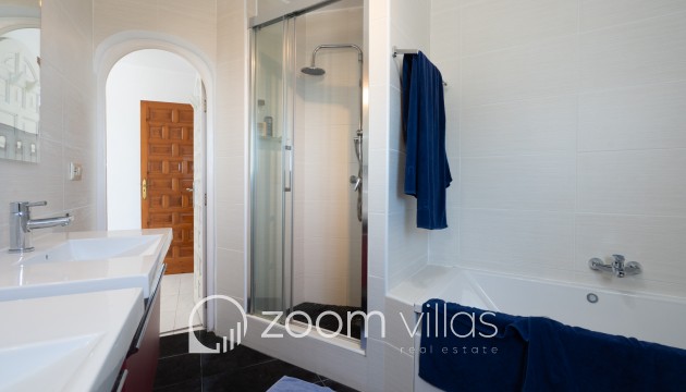 Resale - Villa - Benitachell  - Cumbre del sol