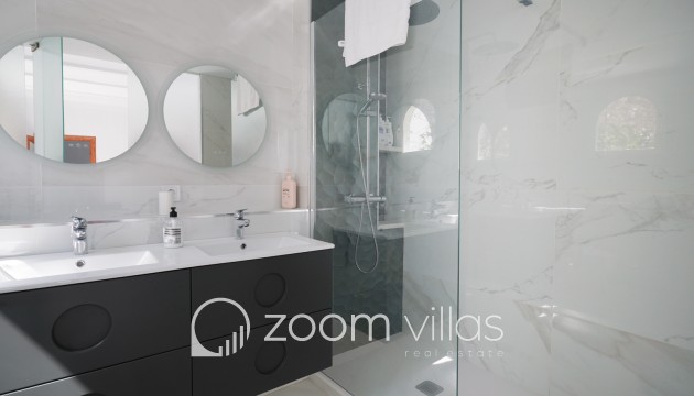 Revente - Maison de ville - Oliva