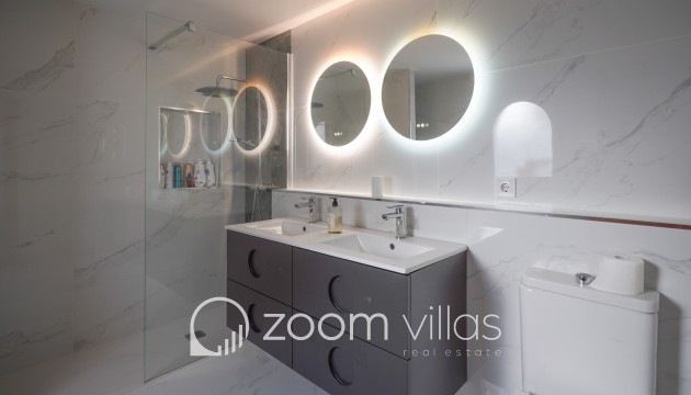 Revente - Maison de ville - Oliva