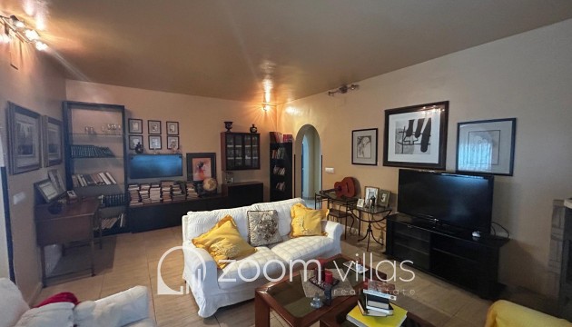 Resale - Villa - Benitachell  - 03726