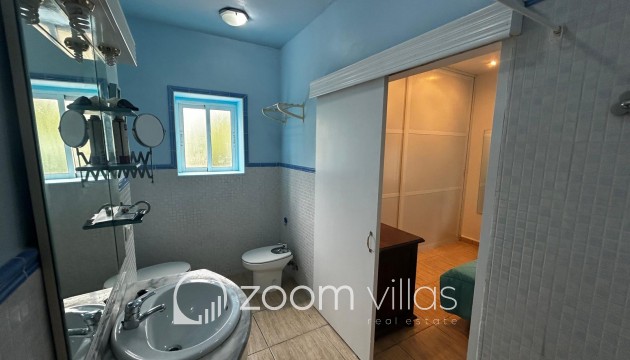 Resale - Villa - Benitachell  - 03726