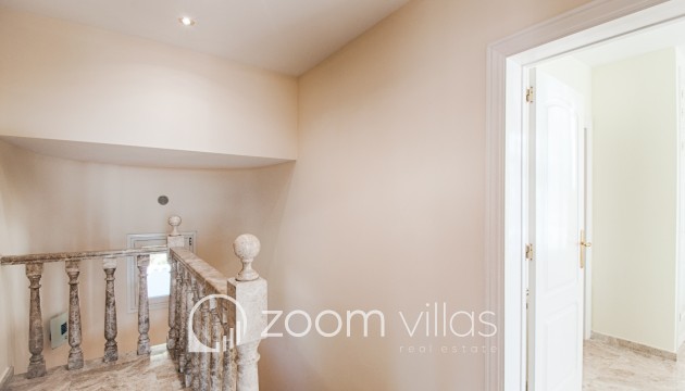Resale - Villa - Moraira