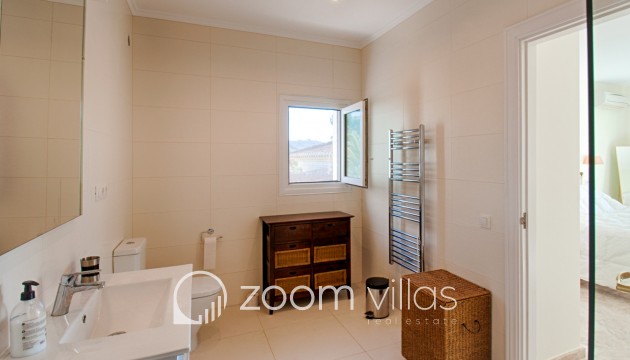 Resale - Villa - Moraira