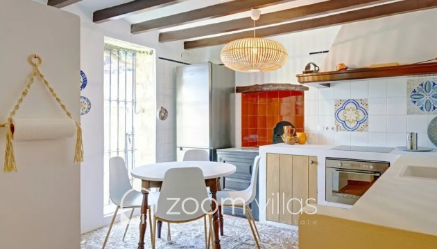 Resale - Villa - Benissa - 03720