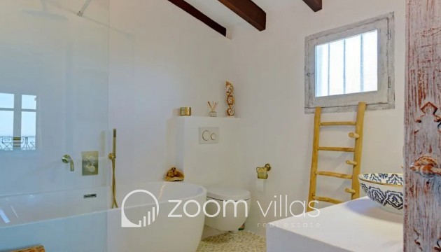 Resale - Villa - Benissa - 03720