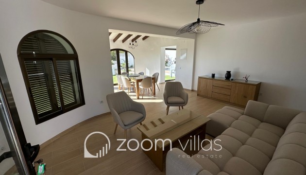 Resale - Villa - Calpe - 03710
