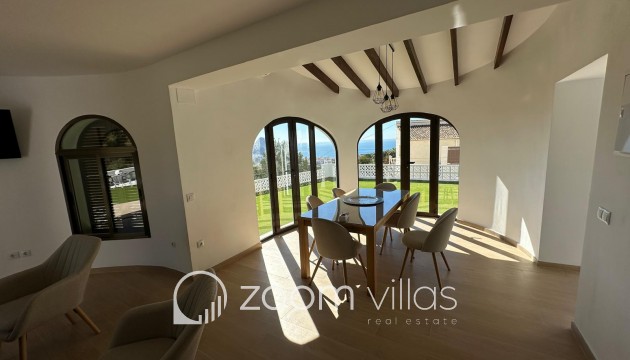 Resale - Villa - Calpe - 03710