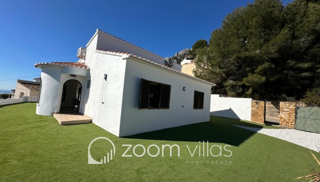 Resale - Villa - Calpe - 03710