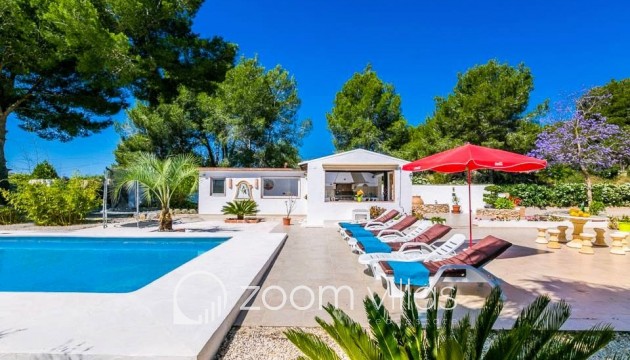 Resale - Villa - Benissa - 03725