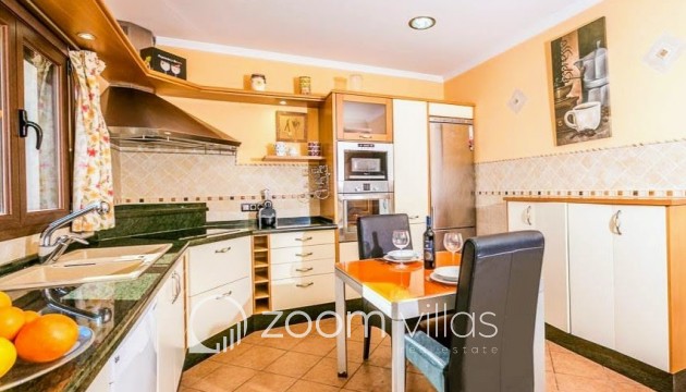 Resale - Villa - Benissa - 03725