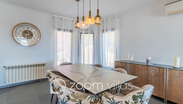 Resale - Villa - Altea