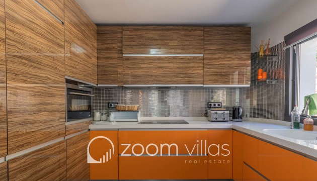 Resale - Villa - Altea