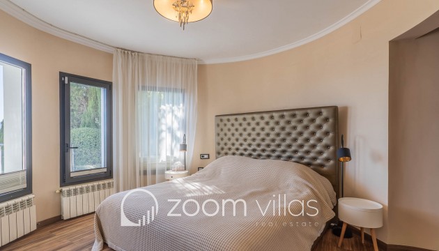 Resale - Villa - Altea