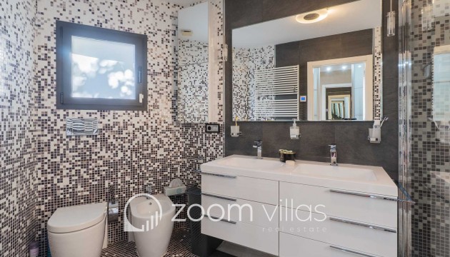 Resale - Villa - Altea