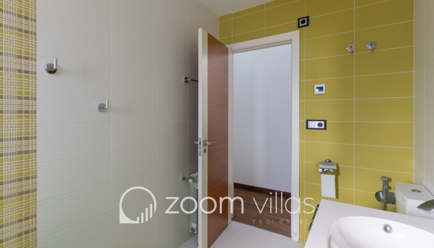 Resale - Villa - Altea