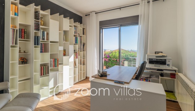 Resale - Villa - Altea