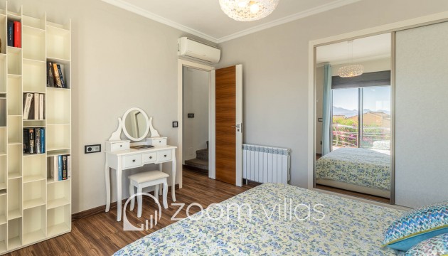 Resale - Villa - Altea