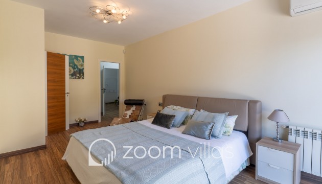 Resale - Villa - Altea