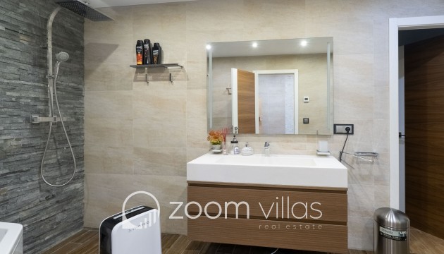 Resale - Villa - Altea