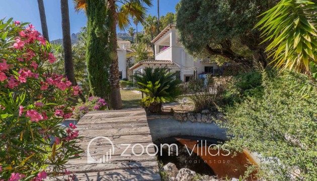 Resale - Villa - Altea