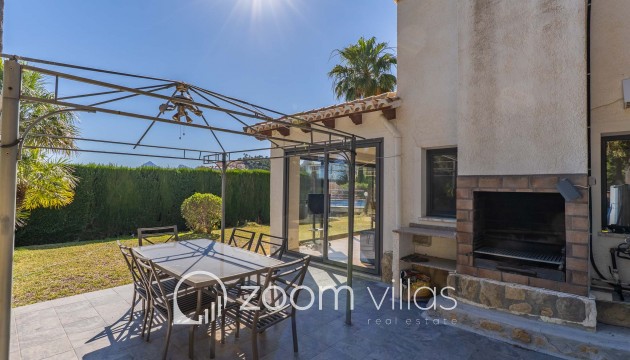 Resale - Villa - Altea