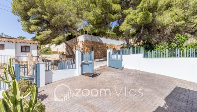 Resale - Villa - Moraira - Benimeit