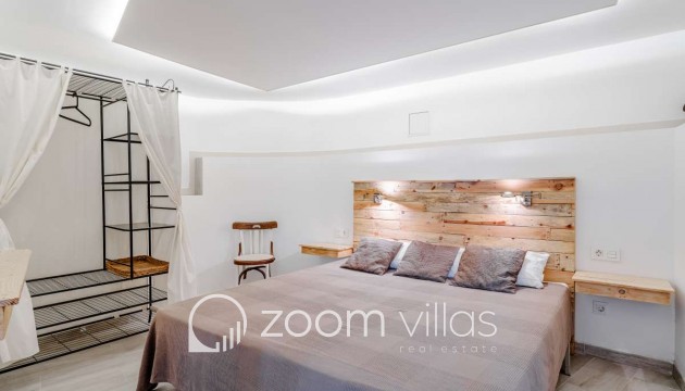 Resale - Villa - Calpe