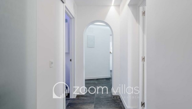 Resale - Villa - Calpe