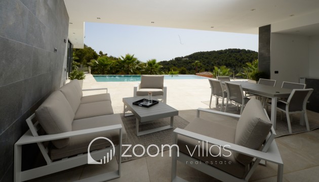 Resale - Villa - Jávea