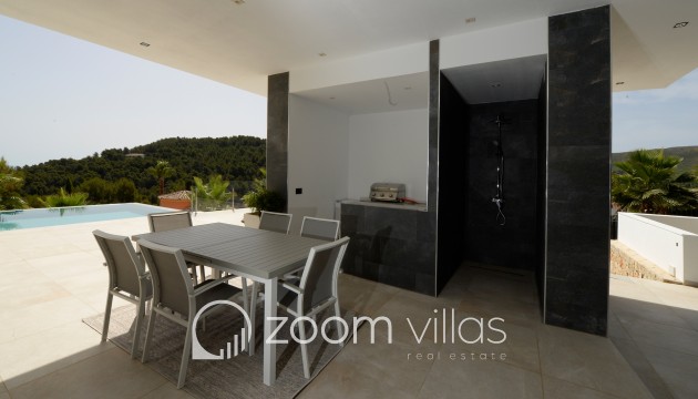 Resale - Villa - Jávea