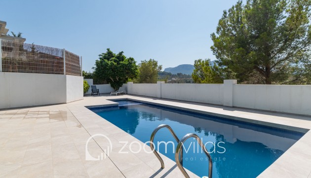Resale - Villa - Calpe
