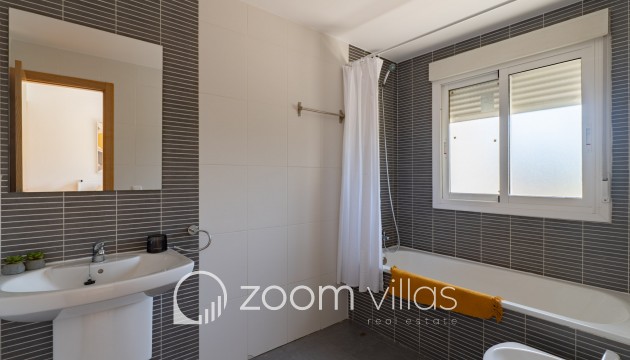 Resale - Villa - Calpe