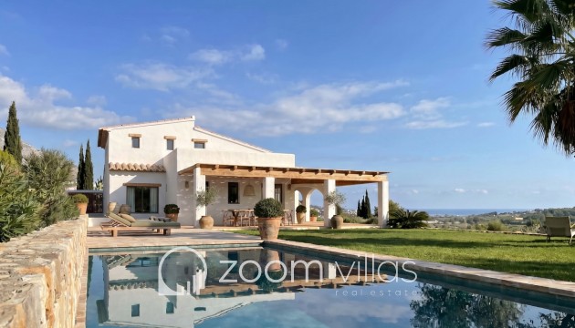 Resale - Villa - Moraira