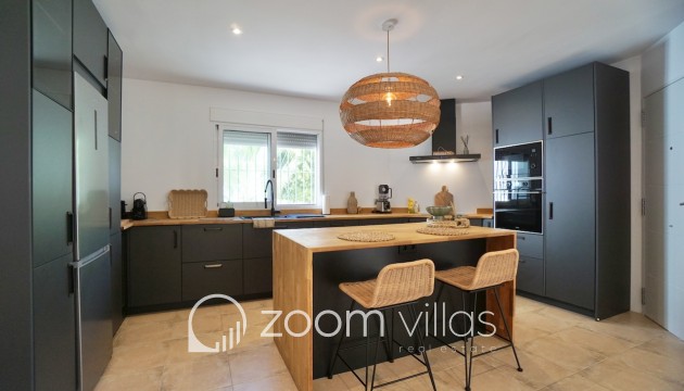 Resale - Villa - Benitachell  - Les Fonts