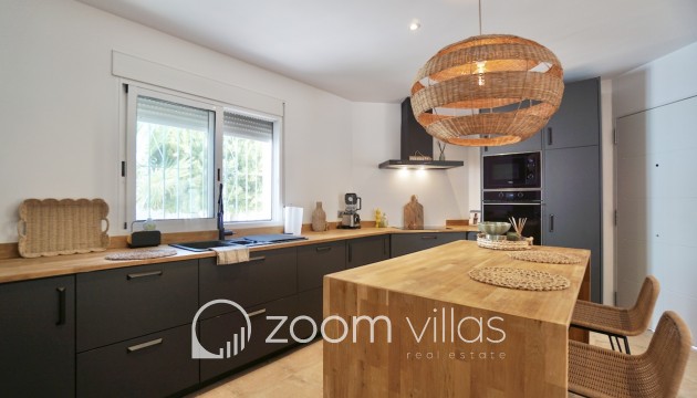 Resale - Villa - Benitachell  - Les Fonts