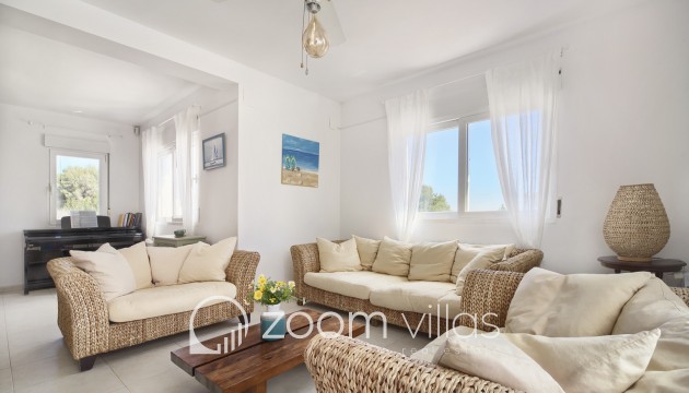 Resale - Villa - Jávea