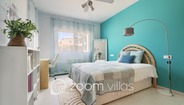 Resale - Villa - Jávea