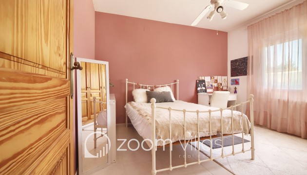 Resale - Villa - Jávea