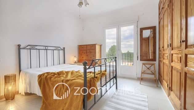 Resale - Villa - Jávea