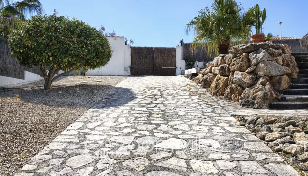 Resale - Villa - Jávea